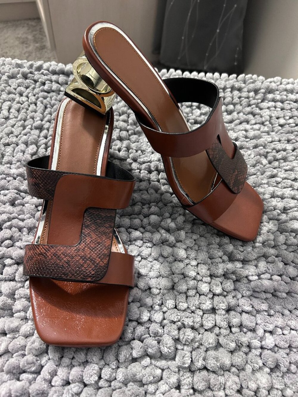 Women's Brown Snakeskin Print Sandals with Gold Heel Size 8 1/2 NWOB